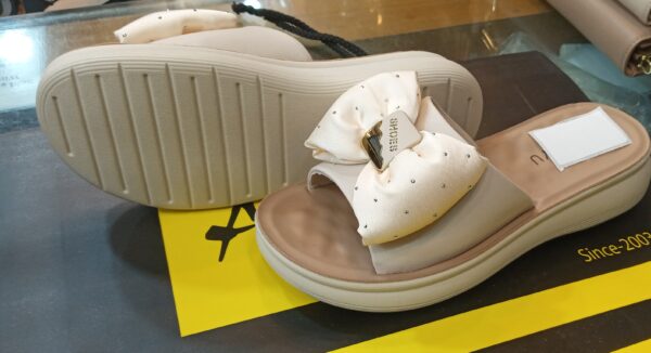 Ladies shoe - Image 3