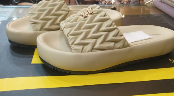 ladies shoe - Image 2