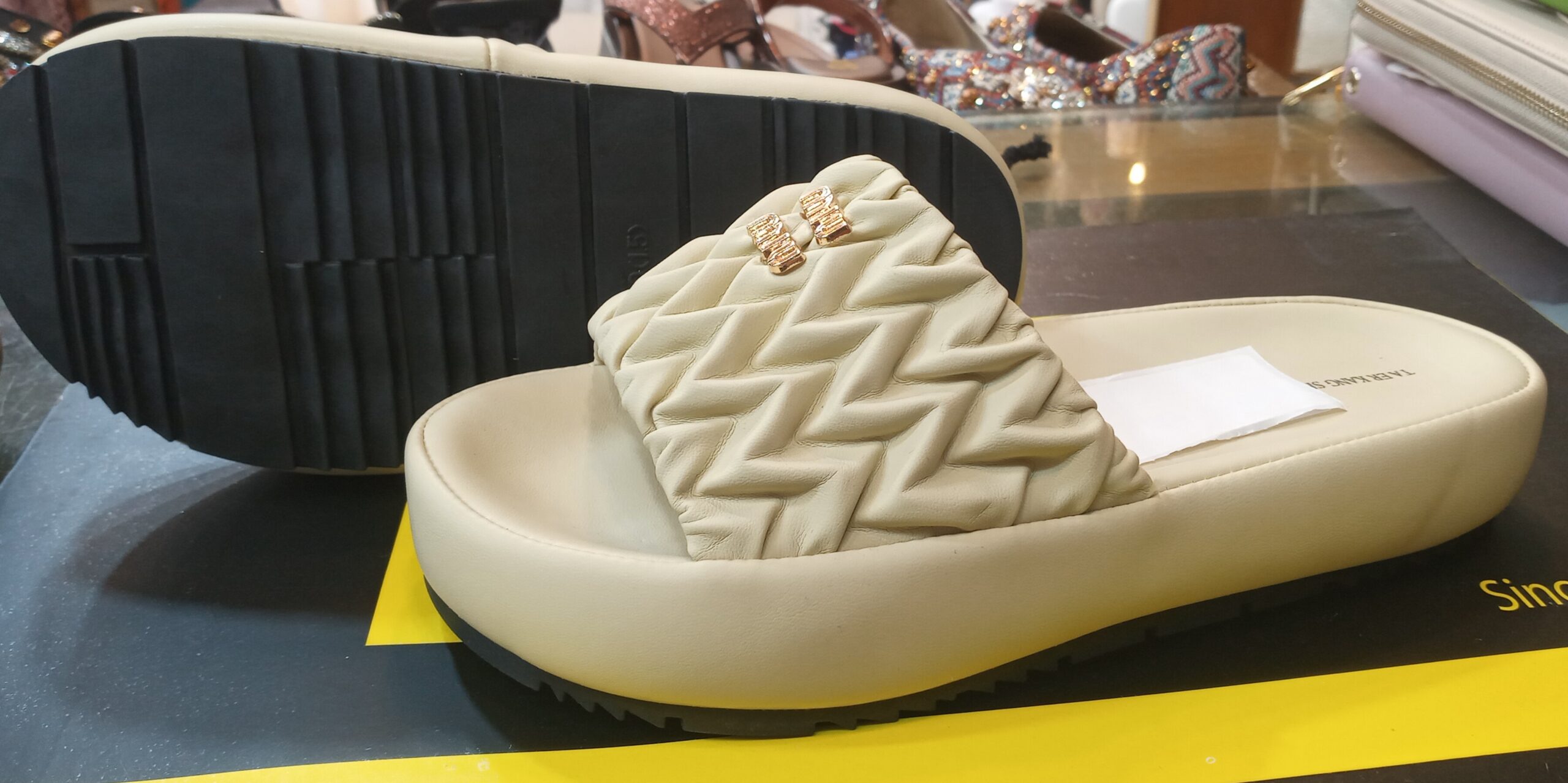 ladies shoe